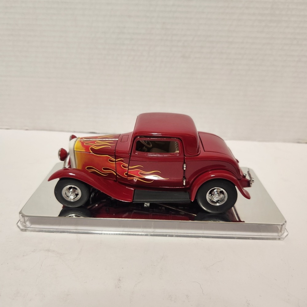 Franklin Mint 1932 Deuce Coupe Hot Rod 1/24 Scale Diecast Model Car